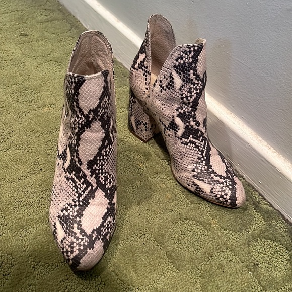 Steve Madden booties - Picture 2 of 6